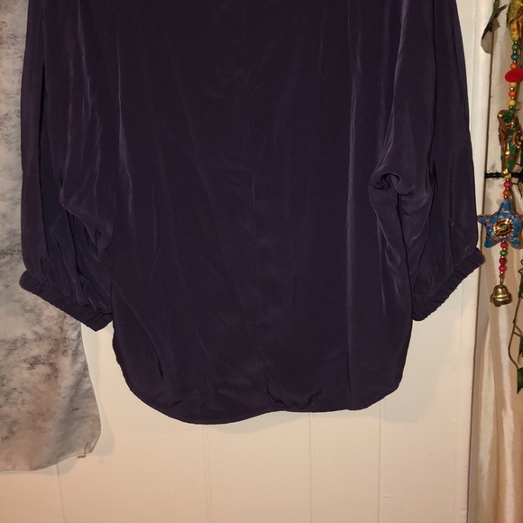 Glam Brand NWT V-Neck Flowy 100% Polyester Silky Blouse  OG price $54 - Picture 9 of 9